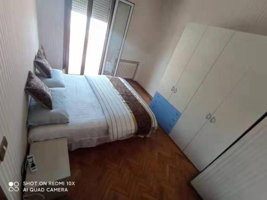 Linda'S Apparment Rooms เมสเตร ภายนอก รูปภาพ